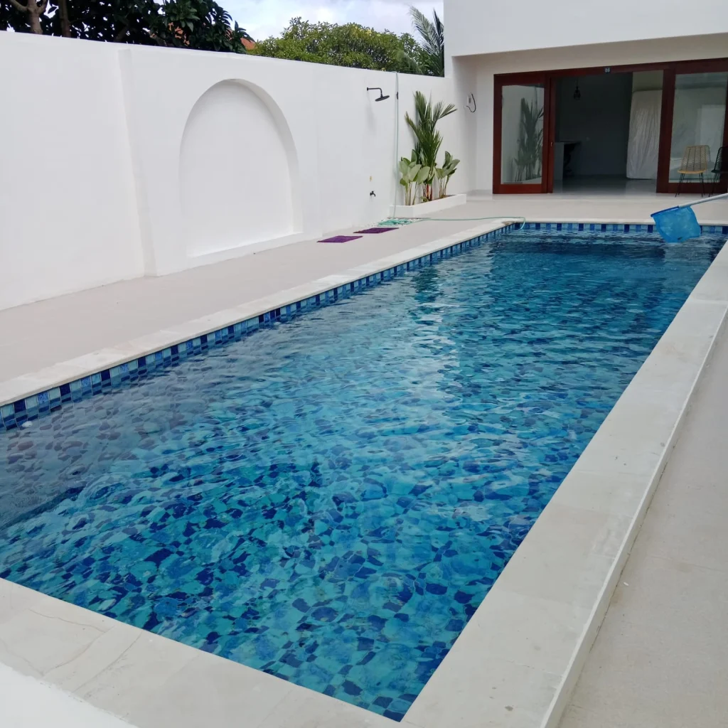 perawatan kolam renang bali